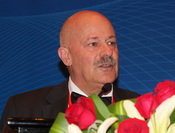 18-ICIS13-keynote- Robert.jpg